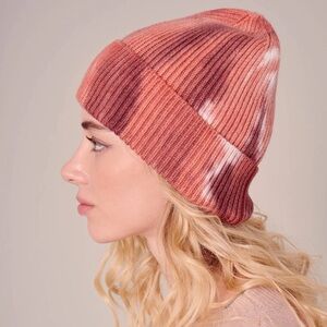 A Odiva Stylish Pink Tie-Dye Beanie NWT